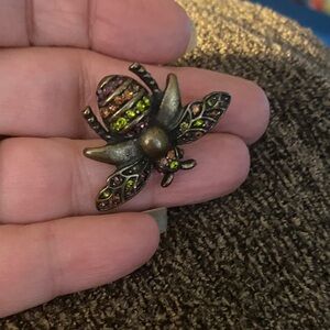 Vintage lapel pin bumble bee gold tone Retro style brooch pin